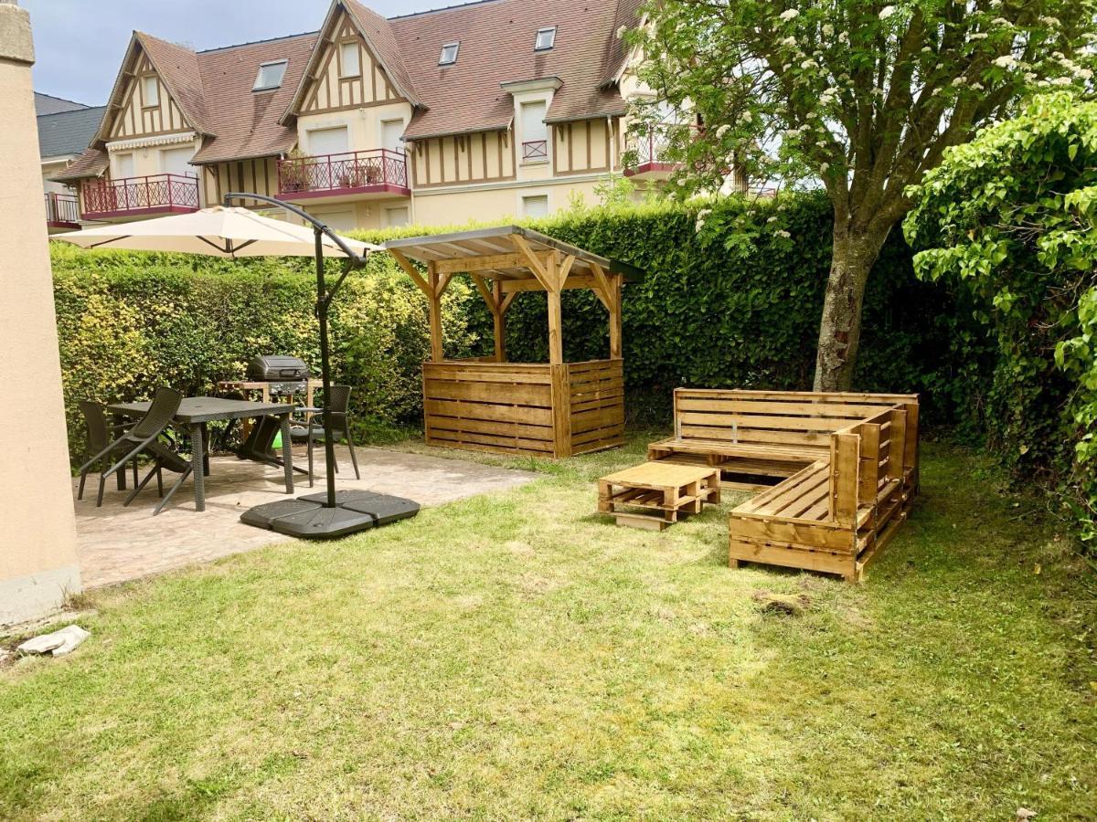 Appart 5 Pers - 500M De La Plage & Proche Thalasso Apartman Cabourg Kültér fotó